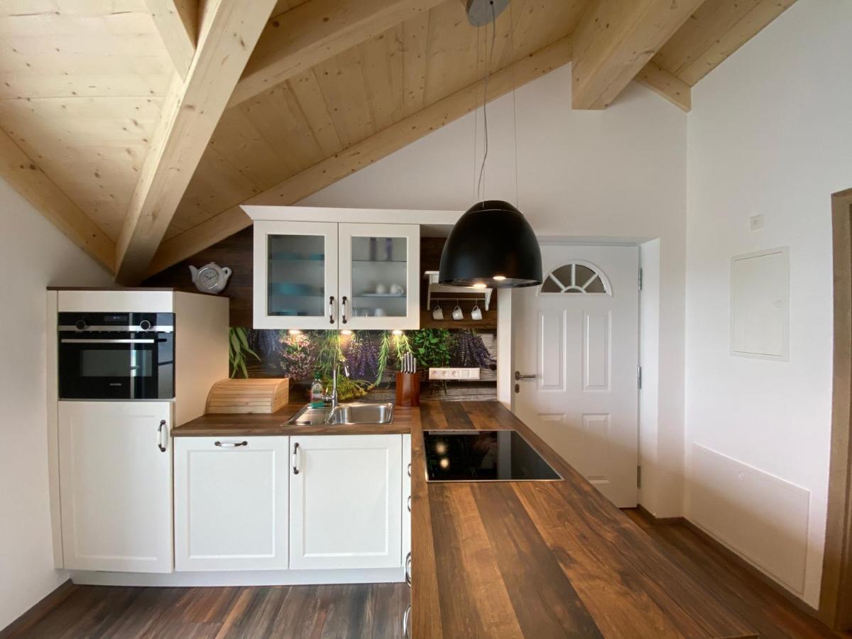 Apartments Edelweiss & Enzian - Gaestehaus Zum Fuchs แฮร์มากอร์ ภายนอก รูปภาพ