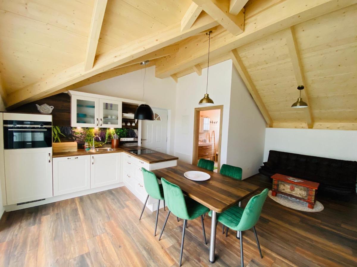 Apartments Edelweiss & Enzian - Gaestehaus Zum Fuchs แฮร์มากอร์ ภายนอก รูปภาพ