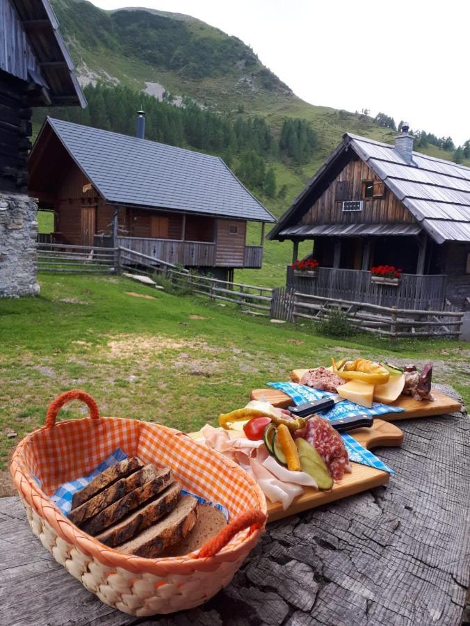 Apartments Edelweiss & Enzian - Gaestehaus Zum Fuchs แฮร์มากอร์ ภายนอก รูปภาพ